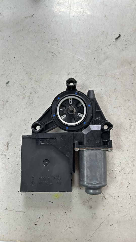 VW TOURAN FENSTERHEBERMOTOR VORNE RECHTS 1K0959792C in Bergkamen