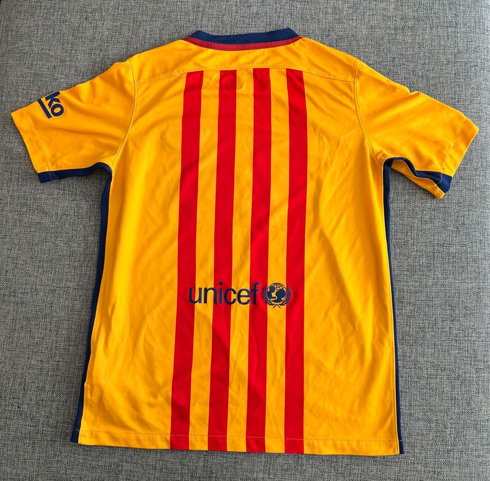 Kindertrikot Barcelona Trikot Saison 2015/2016 Gr. 158 - 170 cm in Hamburg