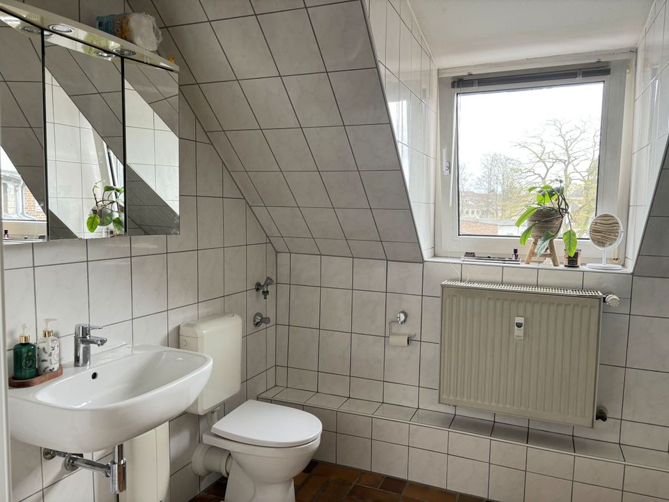 Großzügige 2 Zimmer Wohnung mit Dachterrasse in den Innenhof in Köln