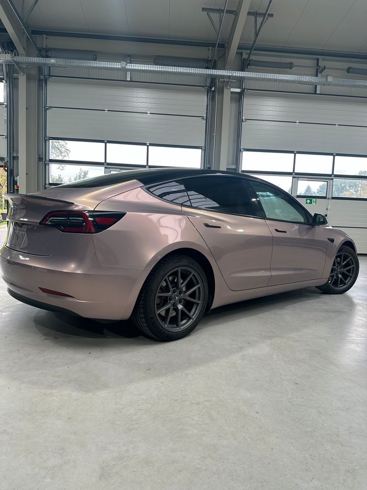 18m high gloss Rosé Gold carwrapping folie in Edewecht - Friedrichsfehn