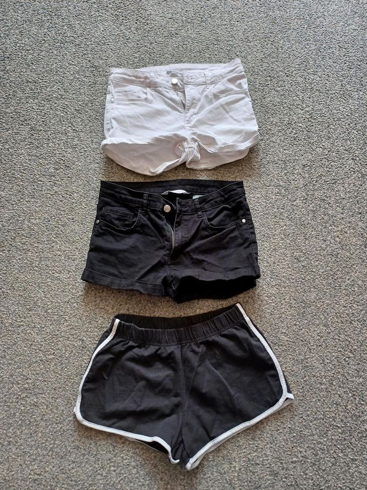 Mädchen Jeansshort's und Sweatshorts Gr.158 H&M in Wittenburg