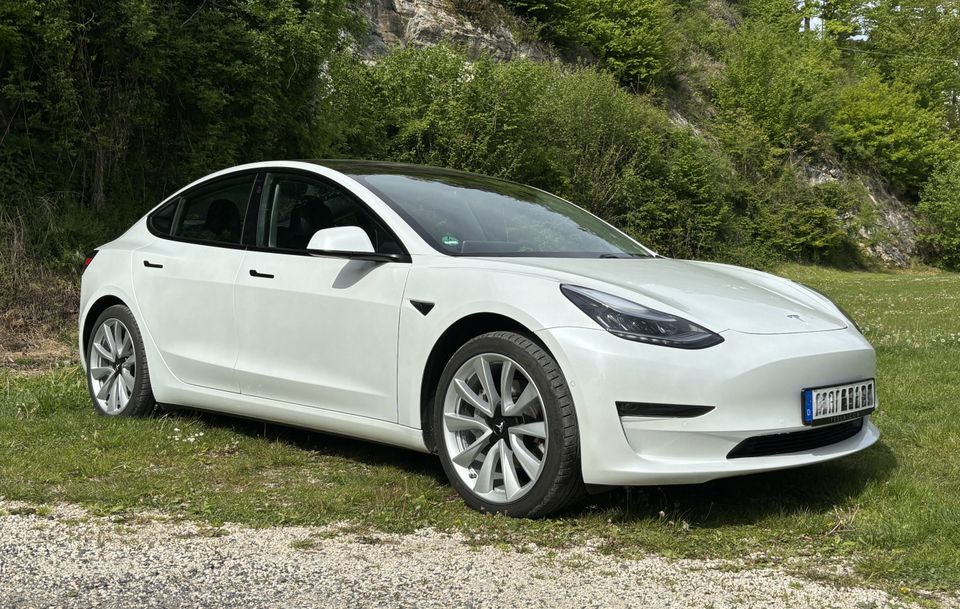 Tesla Model 3 | Long Range AWD | Gesamtpaket inkl. Ext. Warranty in Offenhausen