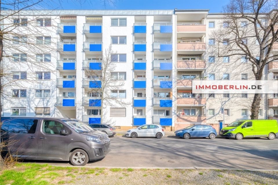 IMMOBERLIN.DE - Lichtdurchflutete Wohnung mit Südloggia in angenehmer Lage in Berlin