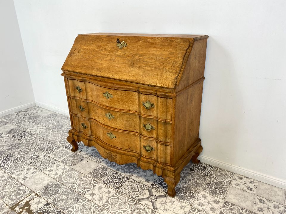 WMK Wunderschöner und gut erhaltener dänischer antiker Sekretär aus vollem Eichenholz mit klassischen Messingbeschlägen # Schreibtisch Desk Kommode Schreibschrank Schreibkommode Biedermeier Vintage in Berlin