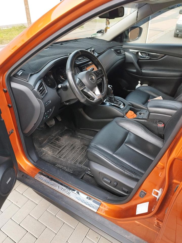 Nissan xtrail t32, Vollausstattung, AHK, Pano, Leder, LED, in Mansfeld