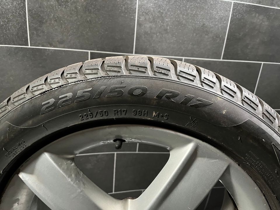 Audi A6 4F Räder 225/50 R17 Winterreifen 17 Zoll Original Felgen in Mücke