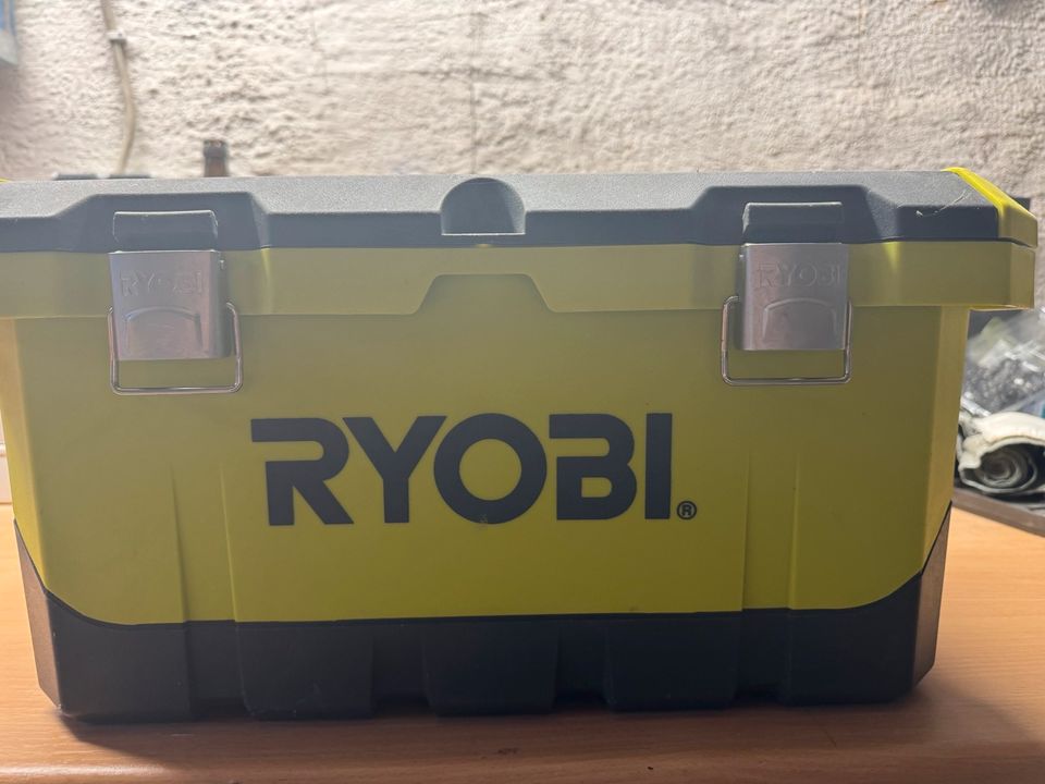 RYOBI Set mit Koffer in Schöningen