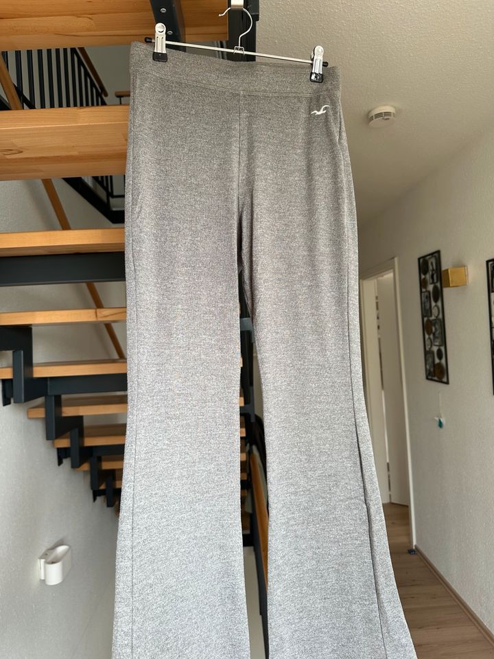 Hollister Hose grau Jogging Hose weites Bein ausgestelltes Bein S in Ammerbuch