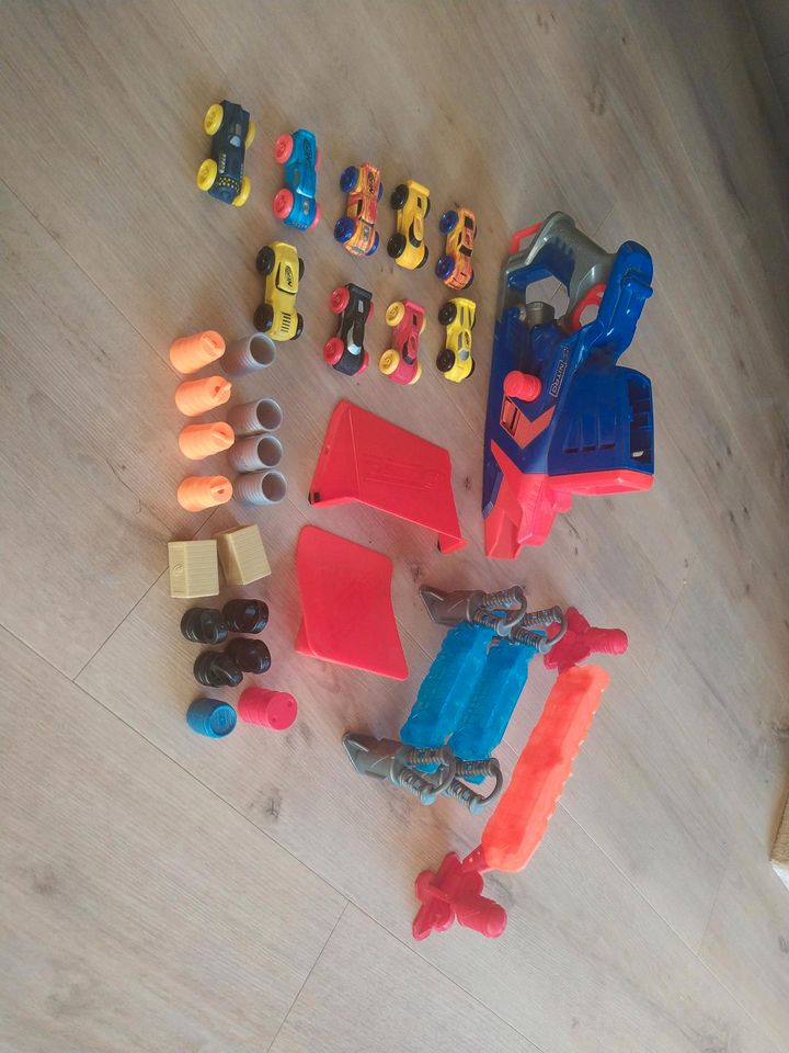 Nerf Nitro Set mit 7 Autos in Augsburg