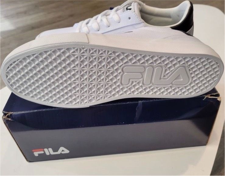 Weiße Fila Herrenschuhe Sneaker Gr44 mit ovp in Bornheim