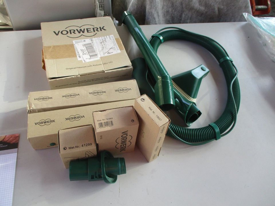 MUA17: VORWERK Kobold 130 Staubsauger + sehr viel Zubehör in Plauen