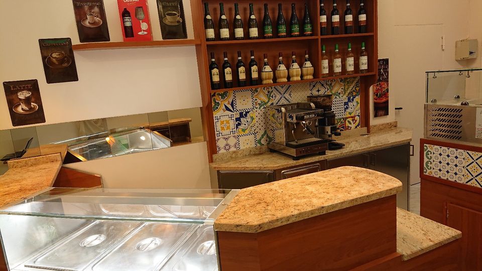 Pizzeria mit Espressobar / Inkl. Inventar OHNE Ablöse / TOP LAGE in Duisburg