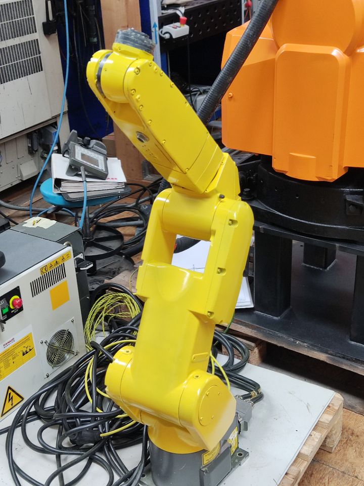 Roboter Fanuc LR Mate 200iC/5L R30iA in Buchen (Odenwald)