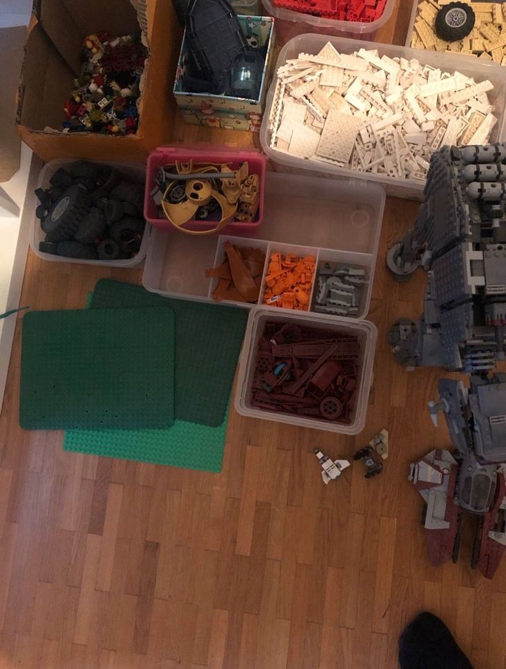Lego star wars Sammlung ( mit bisschen City, Creator,…) in Köln