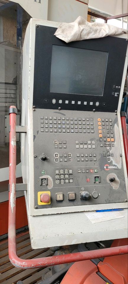 CNC Fräsmaschine Hermle Uwf 902h in Lederhose