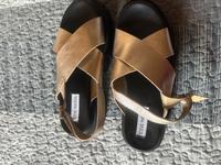 Hochwertige Goldene Steve Madden Sandalen Größe 40 Brandenburg - Forst (Lausitz) Vorschau