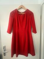 Rotes Kleid von Boss mit längeren Ärmeln Hamburg-Nord - Hamburg Eppendorf Vorschau