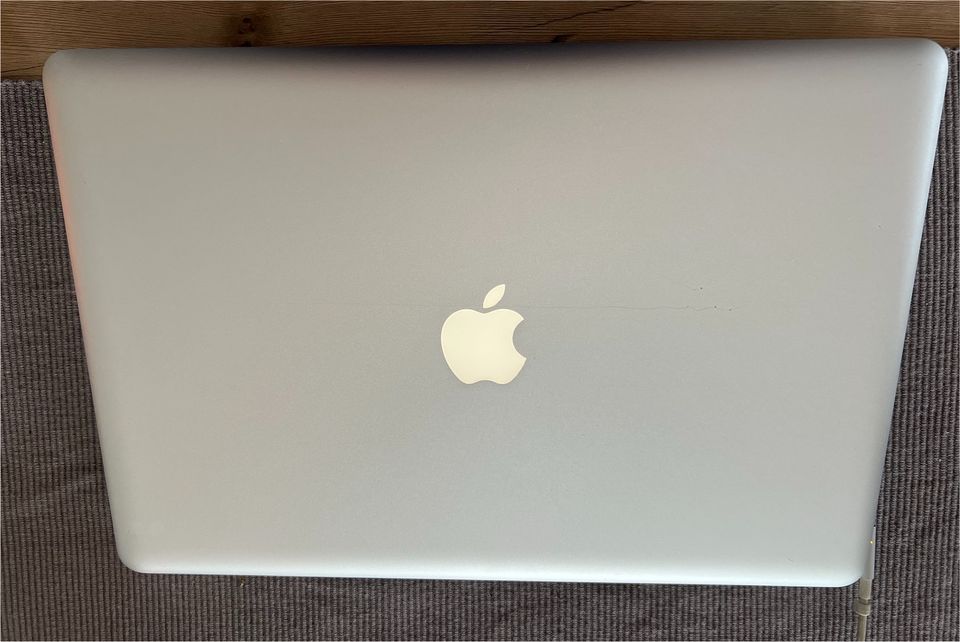 Apple MacBook Pro 15“ in Trier