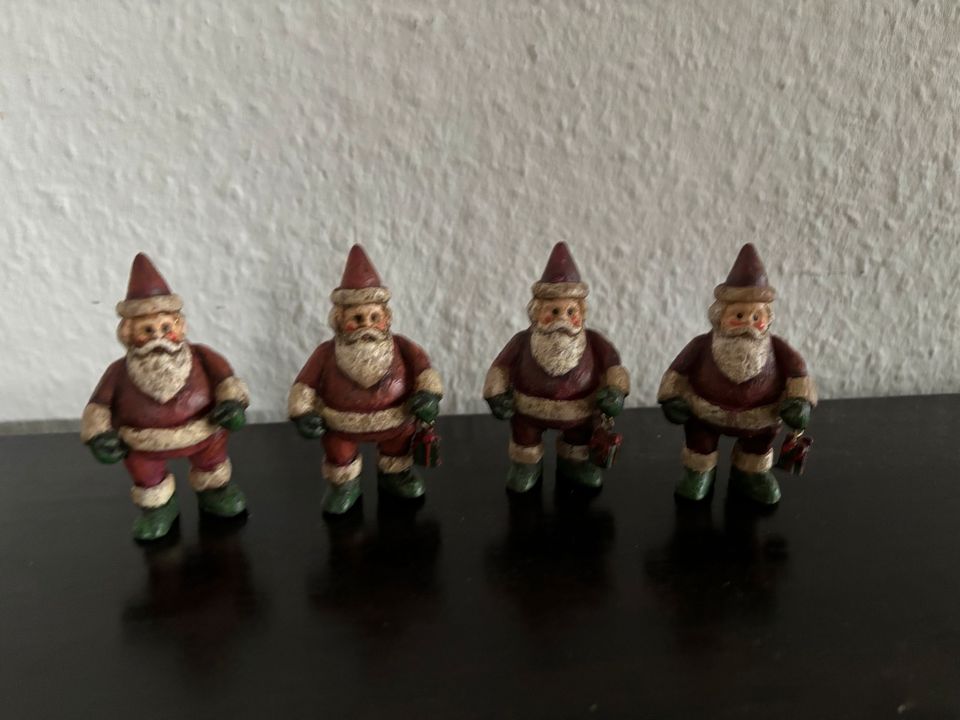 Weihnachten Nikolaus Figuren Gips 4 Stück Advenzkranz Vintage in Düsseldorf