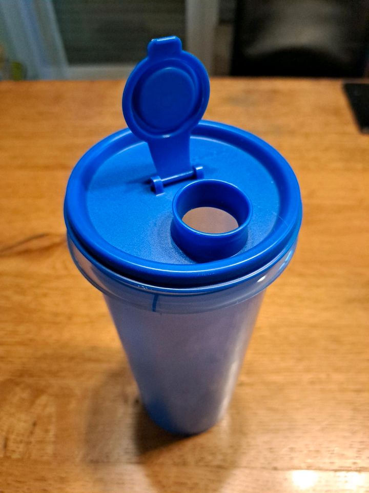 Tupperware Shaker 1 Liter Fassungsvermögen in Moormerland