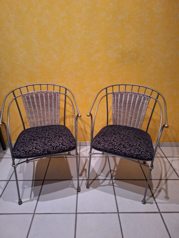 2 schicke hochwertige Stühle im mediterranen Landhausstil in Düren