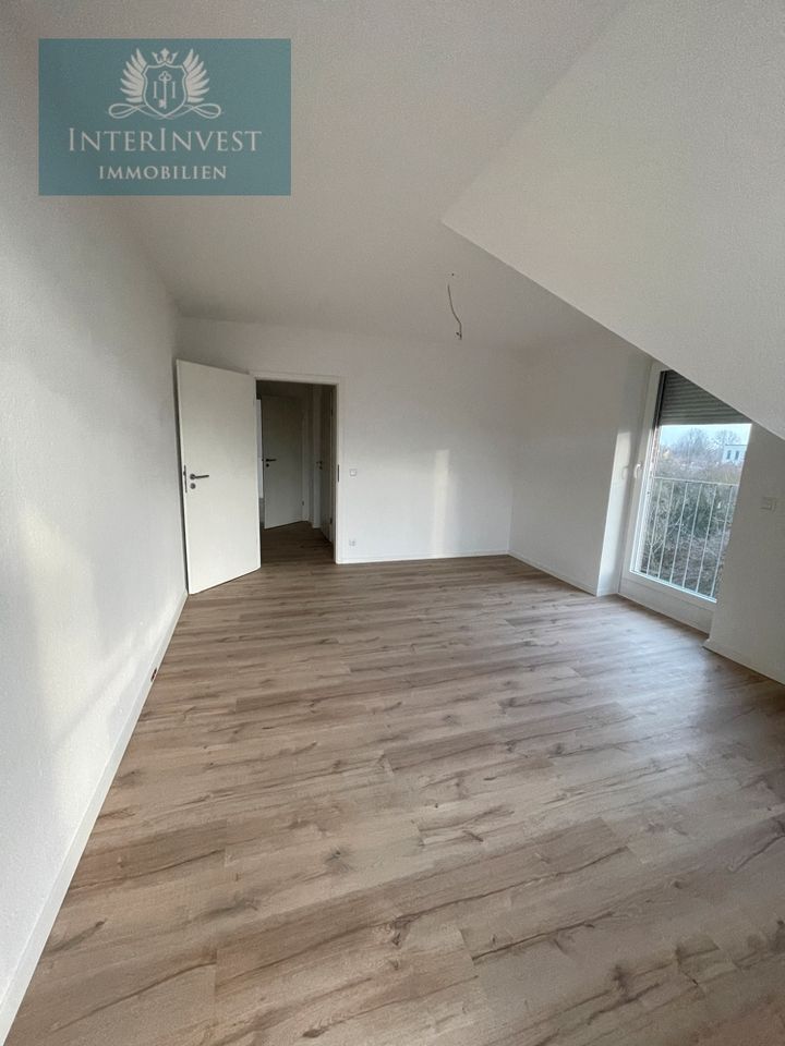 frisch renovierte und modernsierte 2-Zimmerwohnung mit Balkon und Stellplatz in Hohenwarsleben