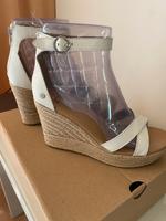 UGG Wedges Sandale weiß Gr. 39,5 Leder Espadrilles Keilschuhe Wandsbek - Hamburg Farmsen-Berne Vorschau