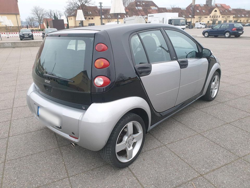 Smart forfour Klein Auto 4 türer Benziner grüne plake  tüv 3.2026 in Stuttgart