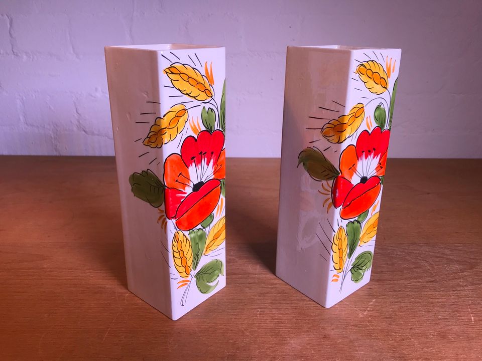 2 BASSANO Italy Vase Paar Handbemalt Mohn Blumen Eckig Shiavon in Hamburg