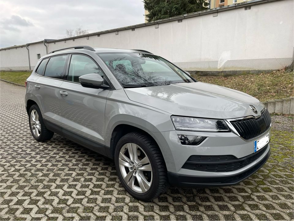 Skoda Karoq STYLE 1.5 TSI DSG, 4x4, ACC, PANO, KESSY, KAMERA, ... in Neukirchen/Pleisse