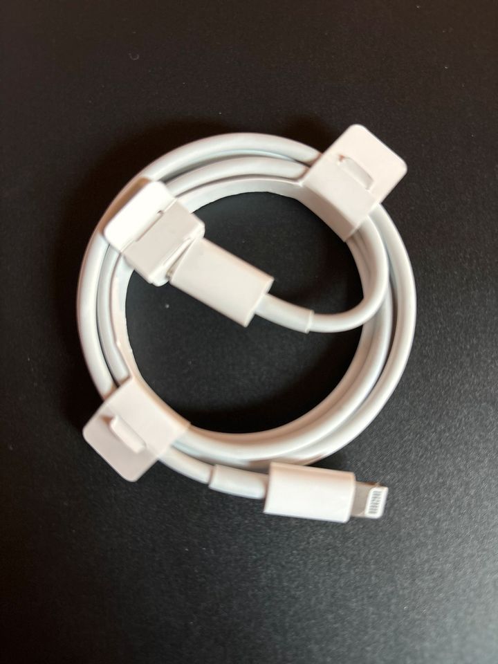 Original Apple Ladekabel USB-C Lightning in Langenfeld