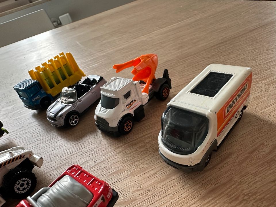 7 Matchbox Autos Baustelle Transporter LKW Cabrio … in Achern