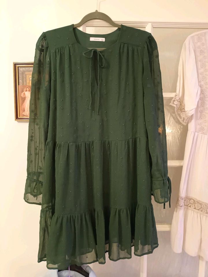 Damen Kleid gr.38 von Reserved in Herford