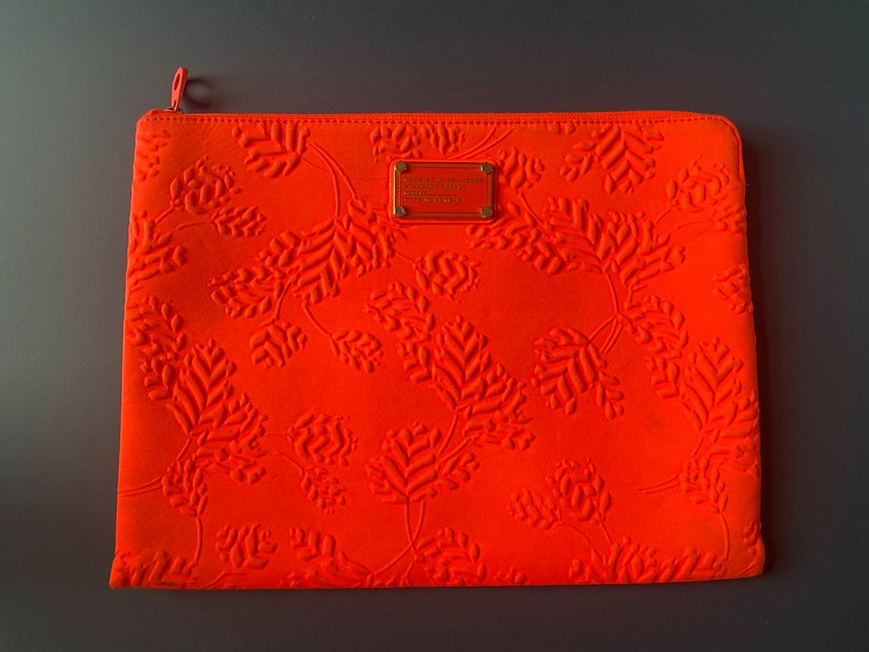 Marc by marc jacobs laptop case hotsell