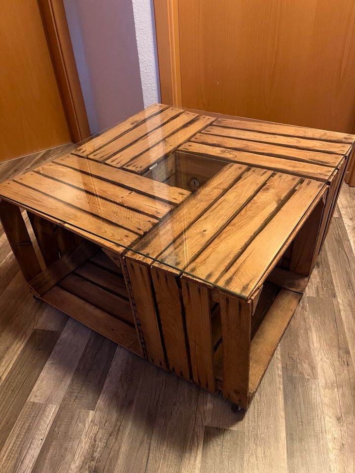 Paletten-Tisch/ Holztisch Wohnzimmer Esszimmer in Schuby