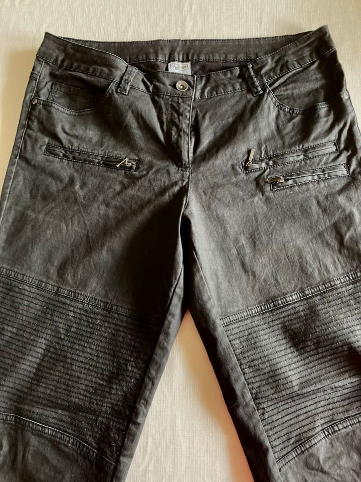 Schwarze Jeans gewachst 44 in Themar