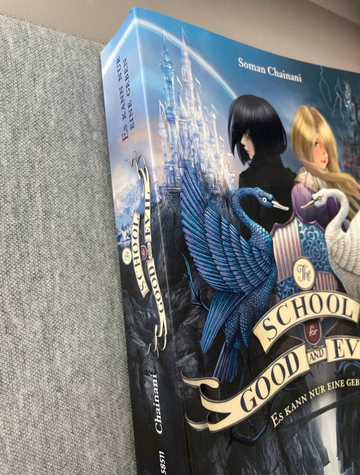 The school for good and evil, Es kann nur eine geben, Band 1 in Unna