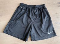 ★ NEU ★ Nike Dri Fit Kinder Sport Turnhose Shorts schwarz 146 152 Nordrhein-Westfalen - Würselen Vorschau