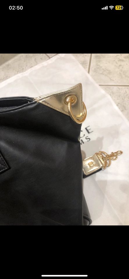 Versace Tasche Reisetasche Trainingstasche Gold Schwarz Frauen in Werder (Havel)