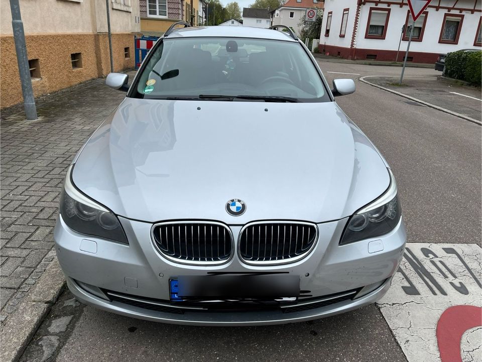 BMW 530d touring - in Kehl