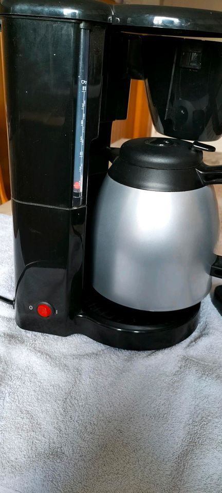 Kaffeemaschine mit Wassertank in Röbel