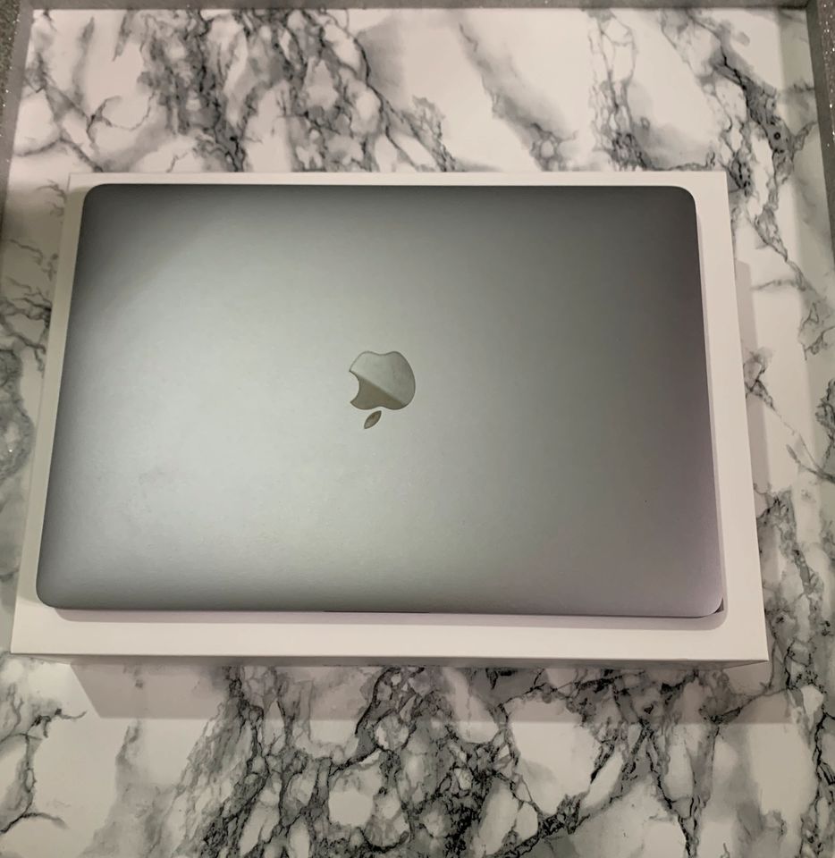 APPLE MacBook Pro (2020) M1 8GB RAM Spacegrau in Velbert