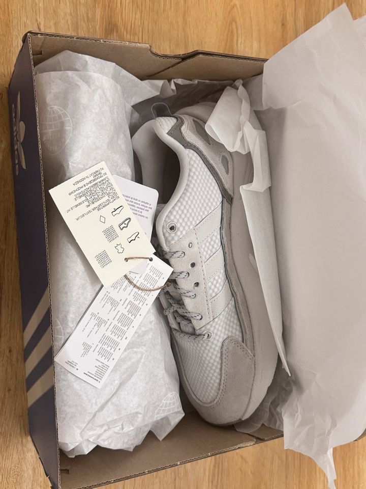 adidas Sneaker, Schuhe ZX 22 BOOST Gr. 39 ⅓ Unisex [NEU & OVP] in Hamburg