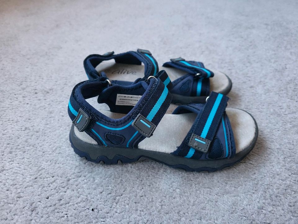 Sandalen Jungen Gr. 32 in Nordrhein-Westfalen - Mönchengladbach |  Gebrauchte Kinderschuhe Größe 32 kaufen | eBay Kleinanzeigen ist jetzt  Kleinanzeigen