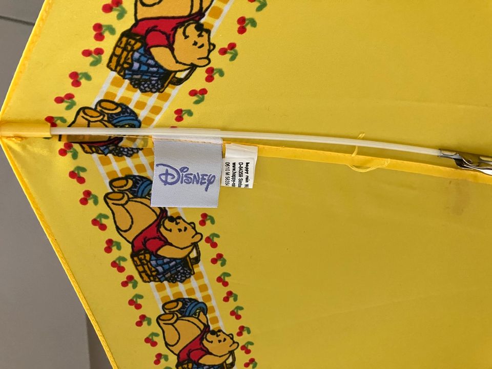 Disney Winnie Pooh Kinder Regenschirm gelb Neuwertig in Lübbecke 