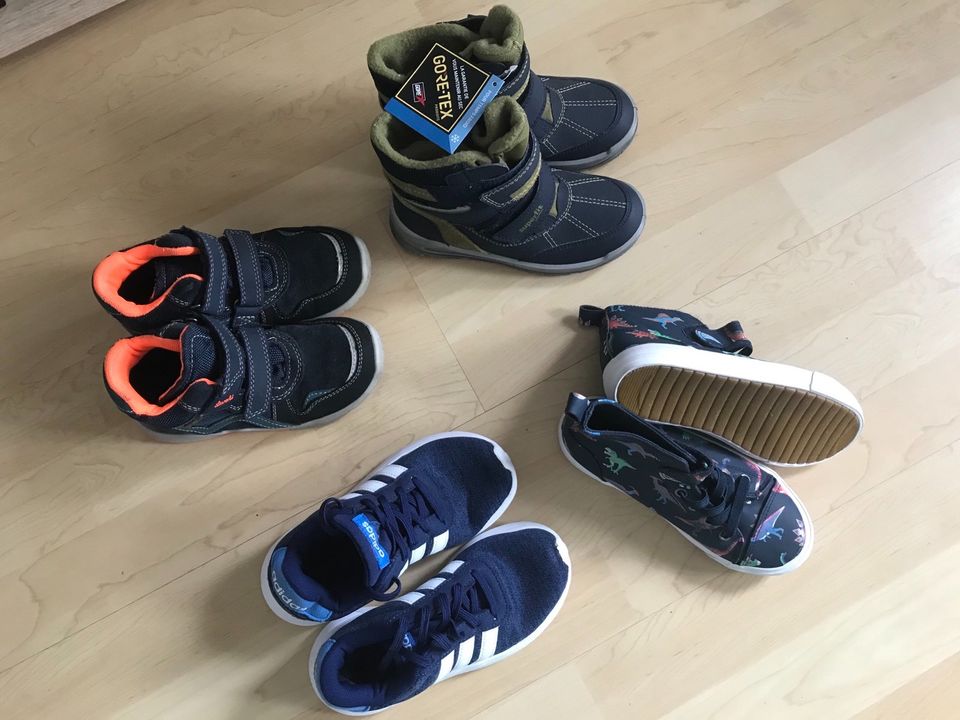 *NEU/ NEUWERTIG* Boots, Turnschuh Adidas, Lurchi, Superfit Gr. 29 in Berlin