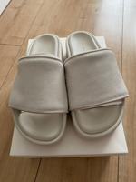 Y-3 Slide Schuhe nagelneu Düsseldorf - Mörsenbroich Vorschau