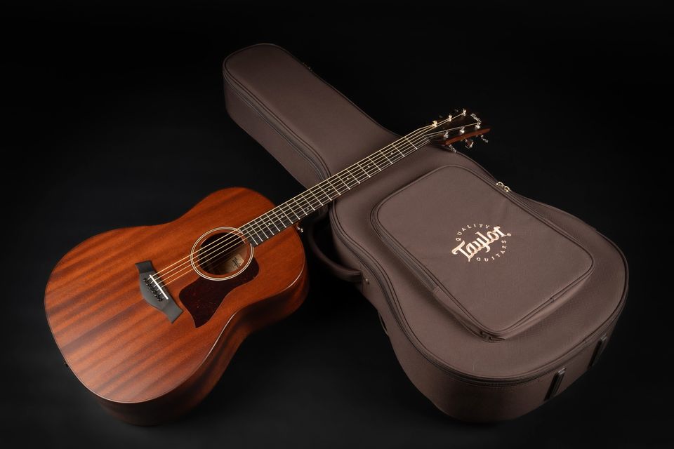 2021 Taylor AD27 + LR Baggs Lyric Pickup Vollmassiv USA AeroCase in Niebüll