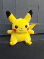 Sitzender Pokémon Pikachu Plüschfigur 1999 Original Sammler Fans Niedersachsen - Wolfsburg Vorschau