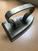 Plätteisen Bügeleisen Glätteisen DDR Retro Dekoration Vintage Berlin - Steglitz Vorschau